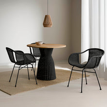 Cargar imagen en el visor de la galería, Mesa Comedor Chiara Ratan Natural Negro 90 x 90 x 75
