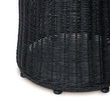 Cargar imagen en el visor de la galería, Mesa Comedor Chiara Ratan Natural Negro 90 x 90 x 75
